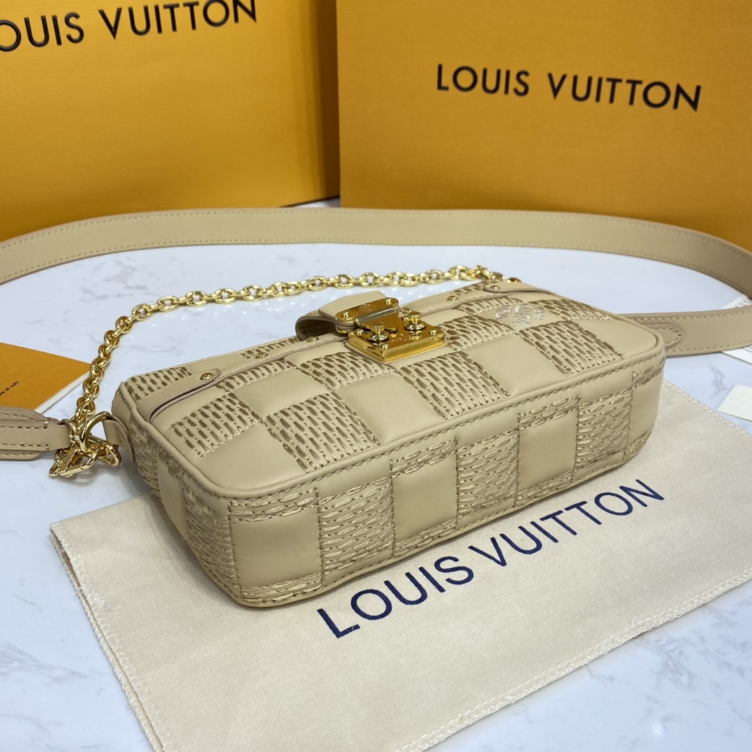 Louis Vuitton POCHETTE TROCA Shoulder Bag M59048 Beige